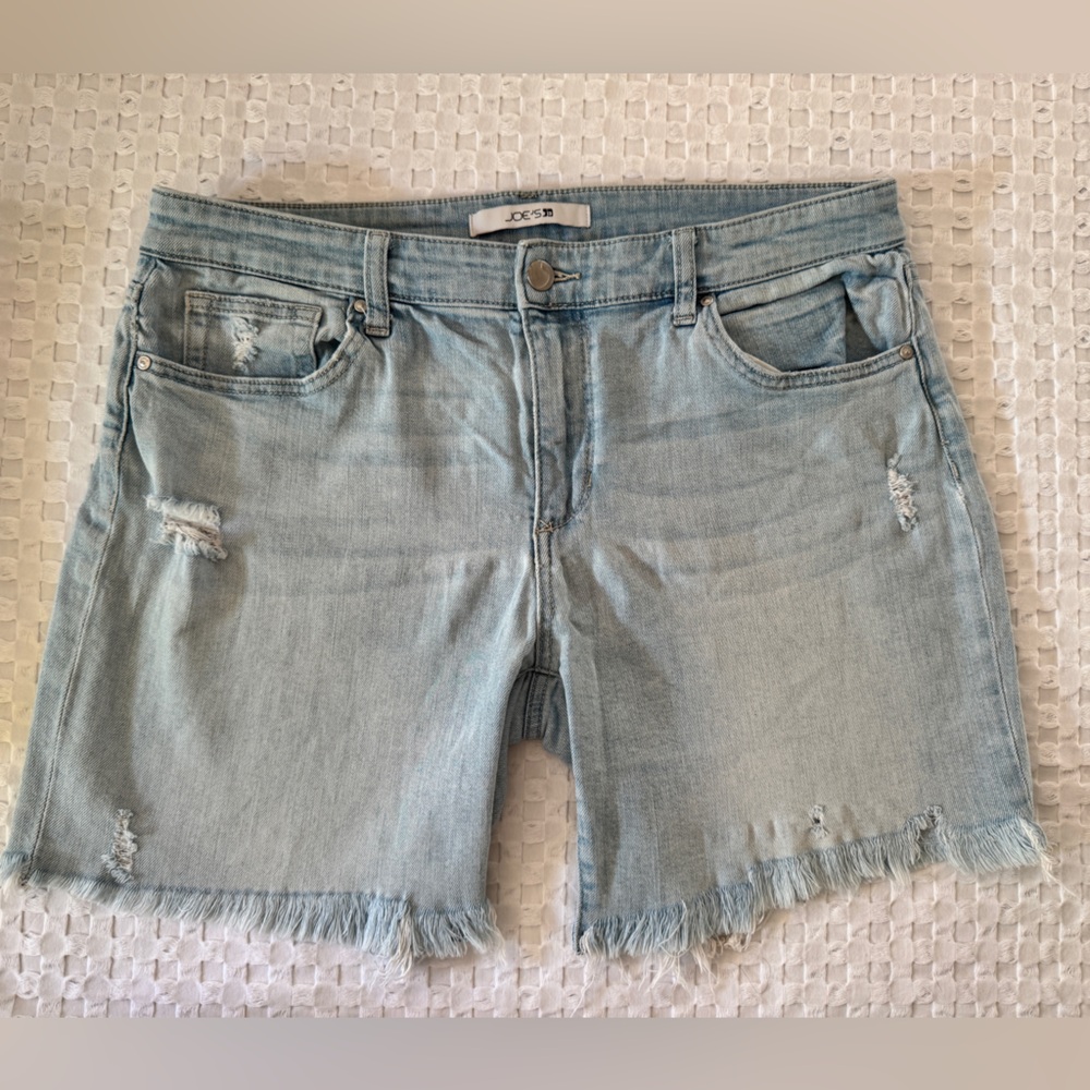 Joe’s Jeans Distressed Denim Shorts Light Wash Raw Hem Size 31 Cotton Stretch - Picture 2 of 6